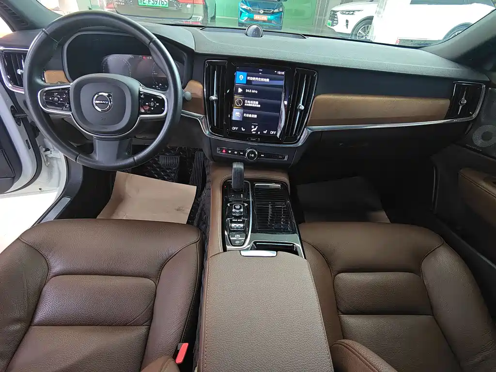 VOLVO S90 PLUG IN HYBRID