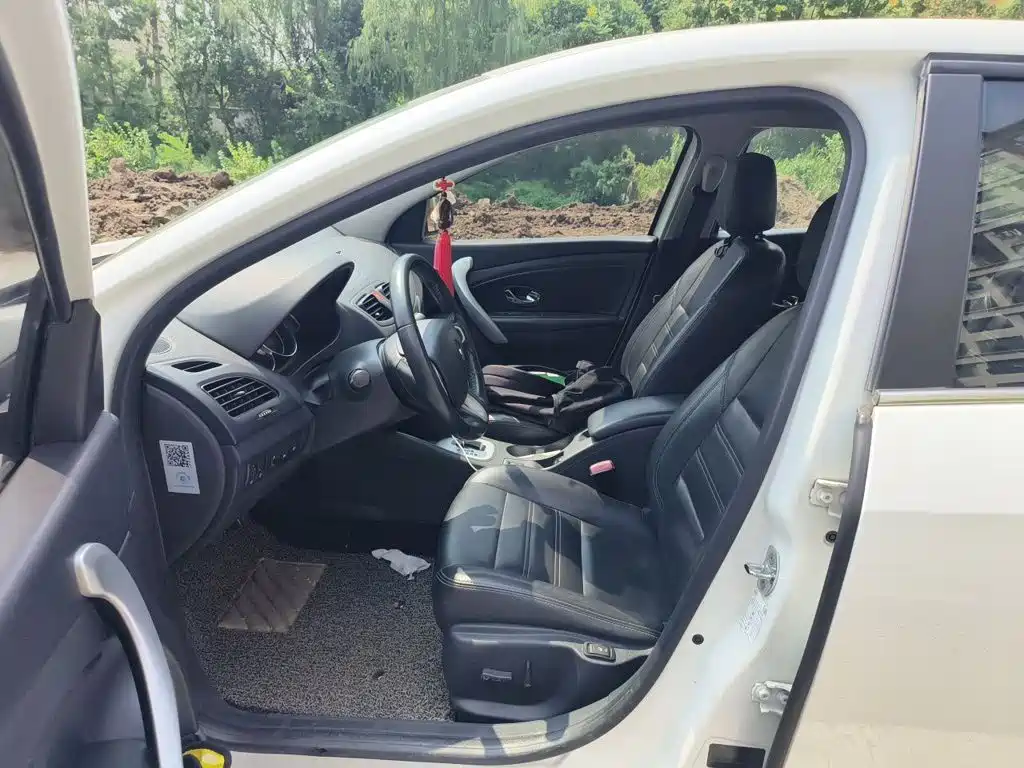 Renault Fluence — миниатюра 12