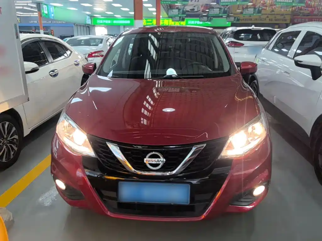Nissan Tiida — миниатюра 3