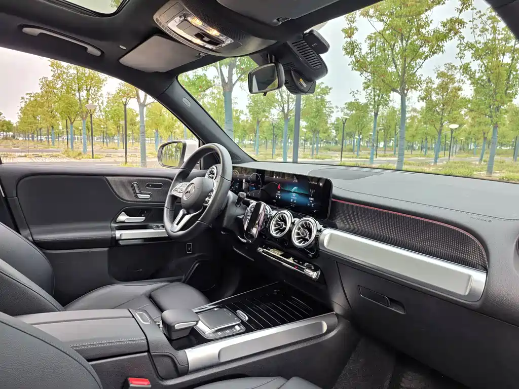 Mercedes-Benz EQB — миниатюра 20