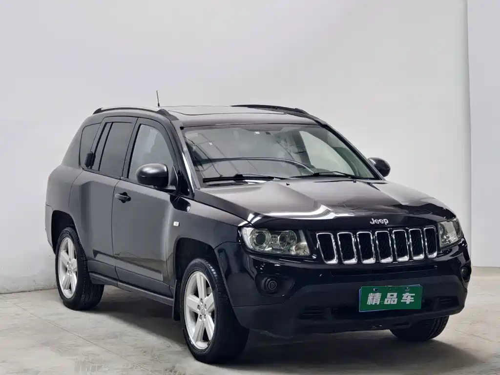 Jeep Compass (Import) — миниатюра 3
