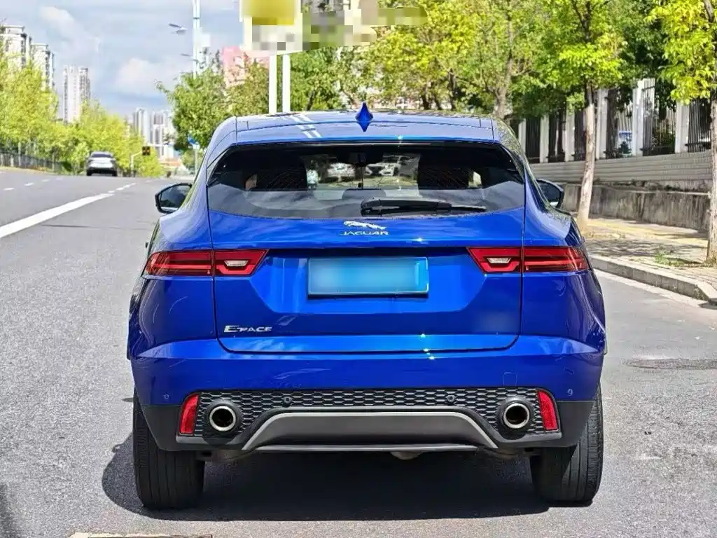 Jaguar E-PACE — миниатюра 6