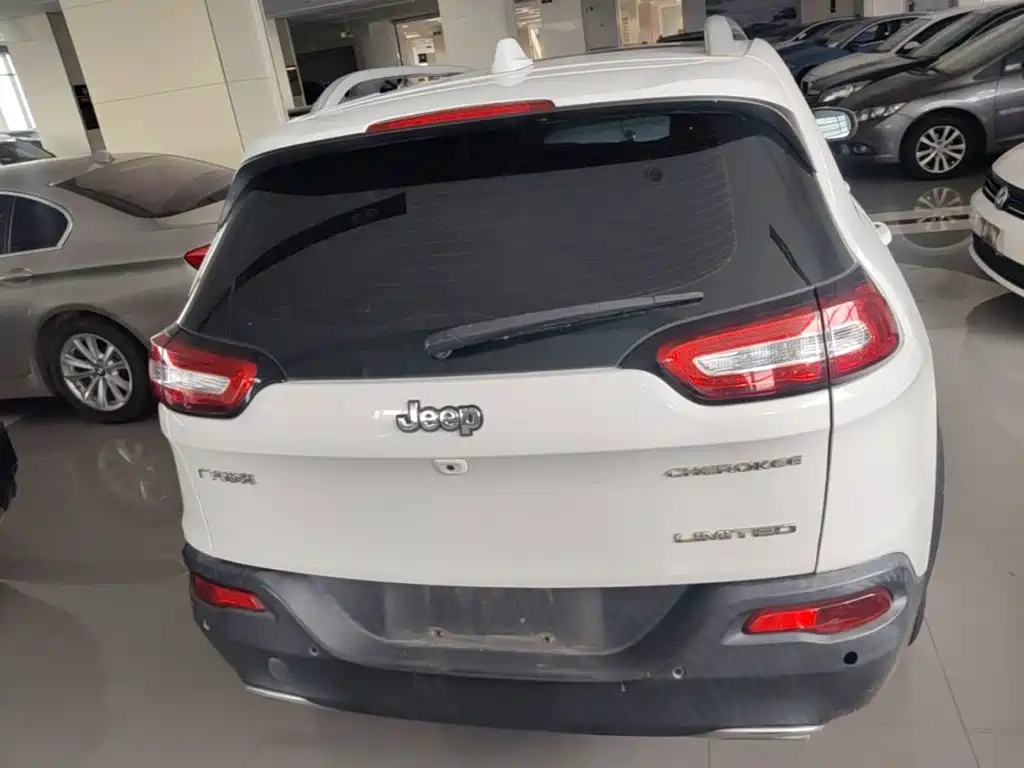 Jeep Cherokee — миниатюра 6