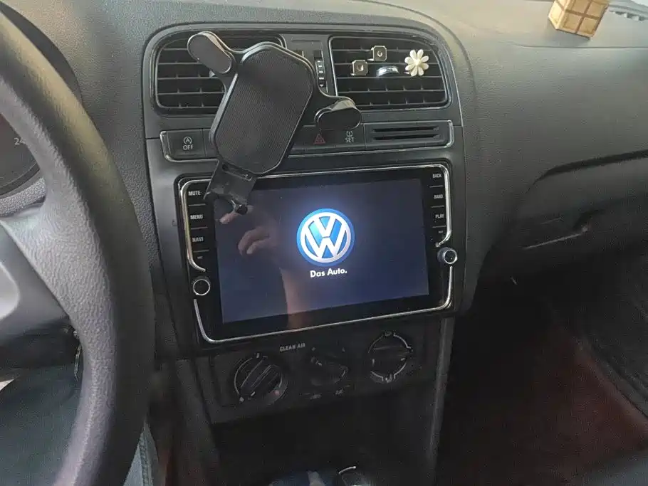Volkswagen Polo — миниатюра 13