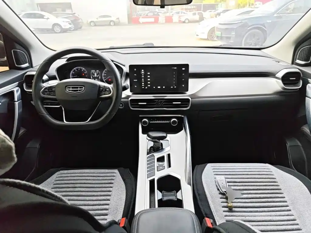 Geely Binyue — миниатюра 10