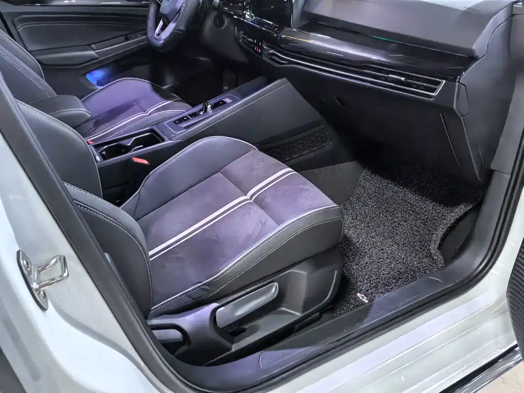 Volkswagen Golf — миниатюра 12
