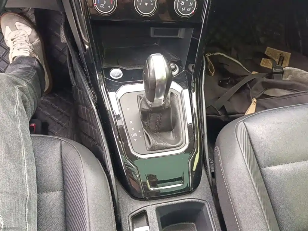 Volkswagen T-Roc — миниатюра 14