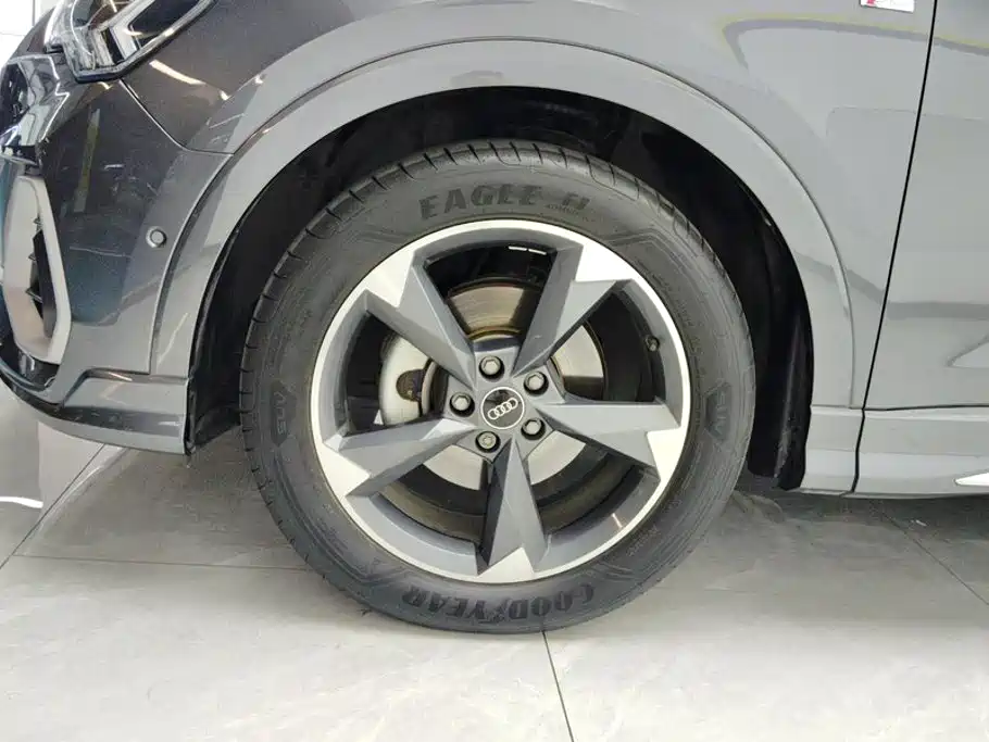 Audi Q3 — миниатюра 6