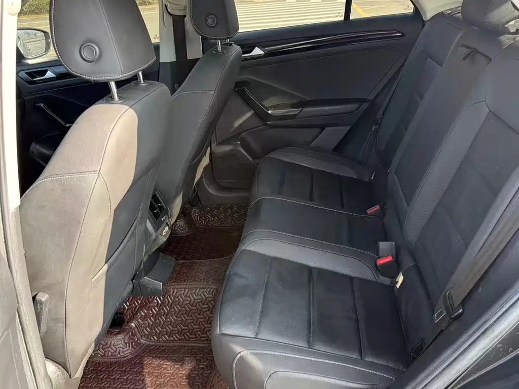 VOLKSWAGEN T ROC EXPLORING SONGS