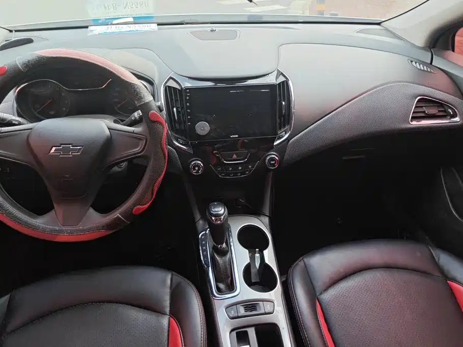 Chevrolet Cruze — миниатюра 12