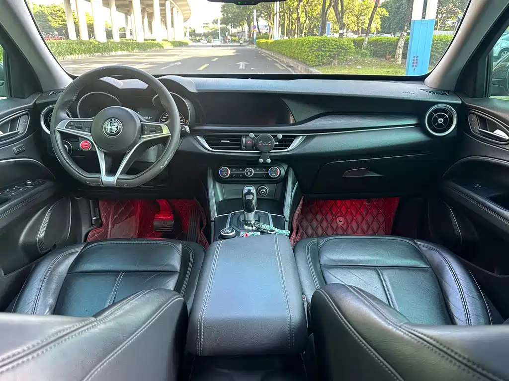 Alfa Romeo Stelvio — миниатюра 9