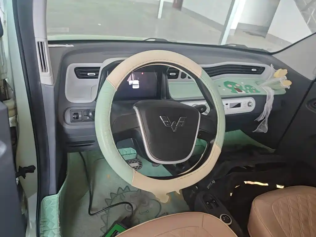 Wuling MINIEV — миниатюра 10