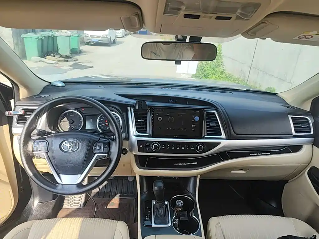 Toyota Highlander — миниатюра 10