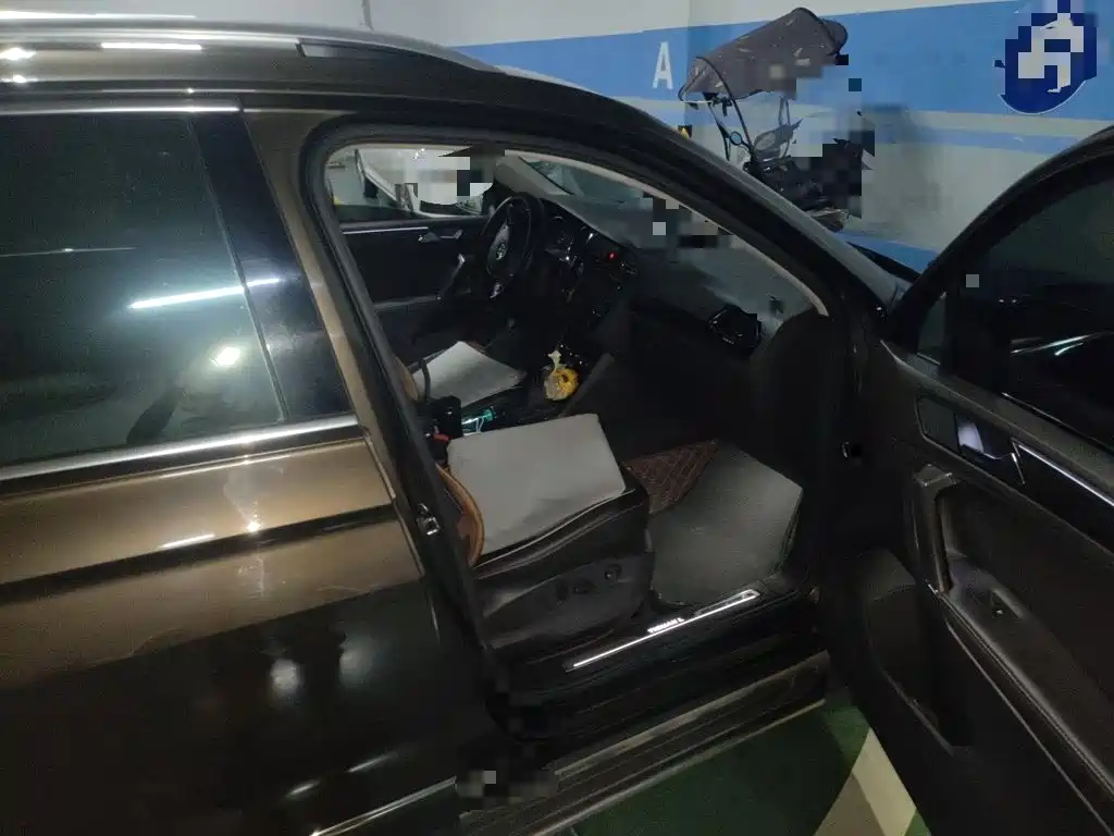 Volkswagen Tiguan L — миниатюра 19