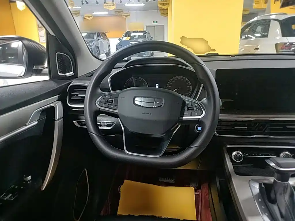 Geely Binyue — миниатюра 15
