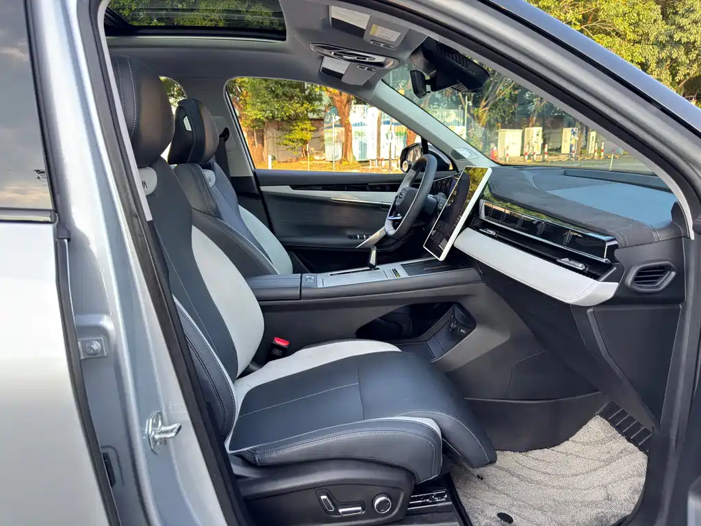 Geely Boyue L — миниатюра 19