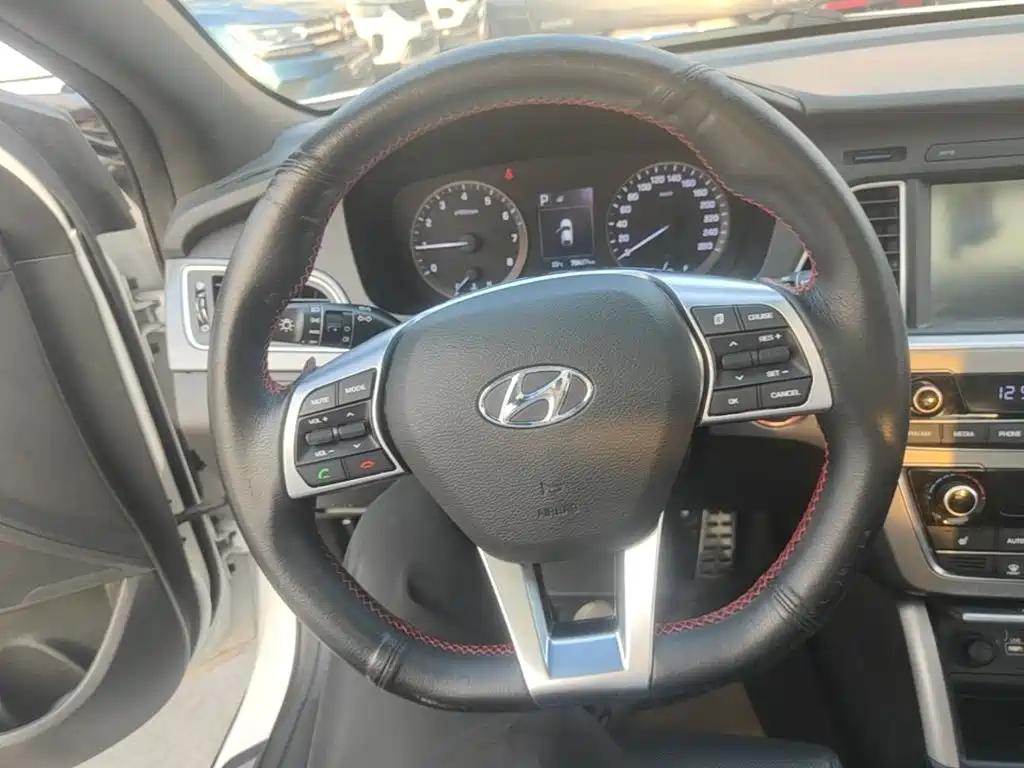Hyundai Sonata — миниатюра 11