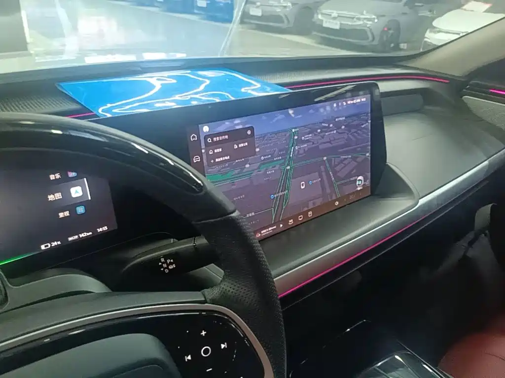 XPeng P7 — миниатюра 13