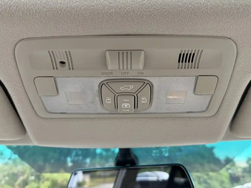 Toyota Previa — миниатюра 17