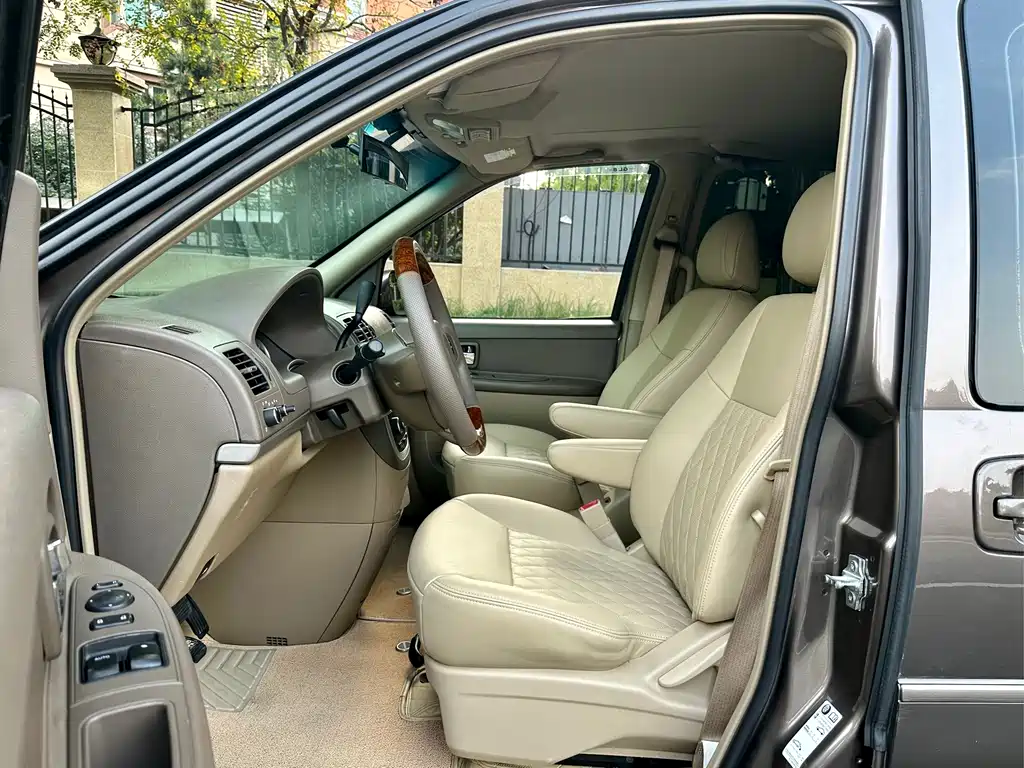 Buick GL8 — миниатюра 4
