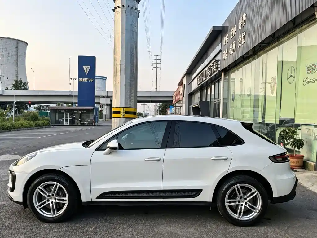 Porsche Macan — миниатюра 7