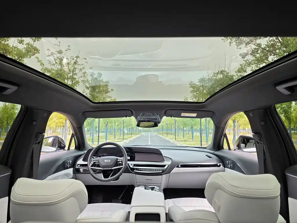 Cadillac Lyriq — миниатюра 21