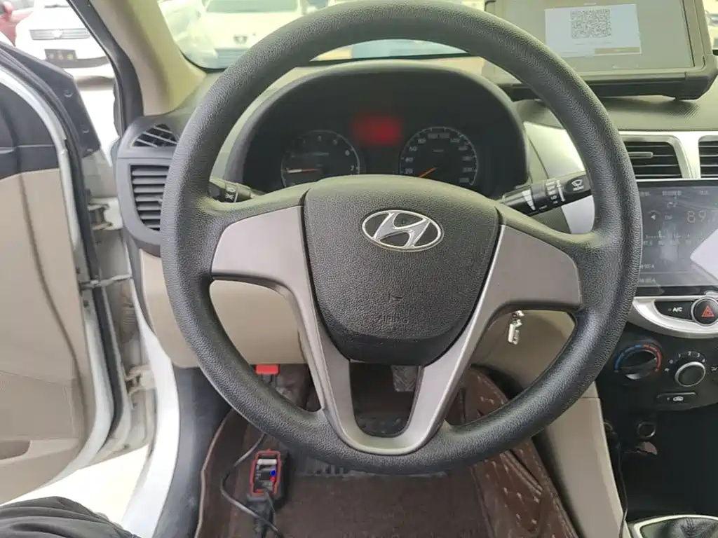 Hyundai Verna — миниатюра 11