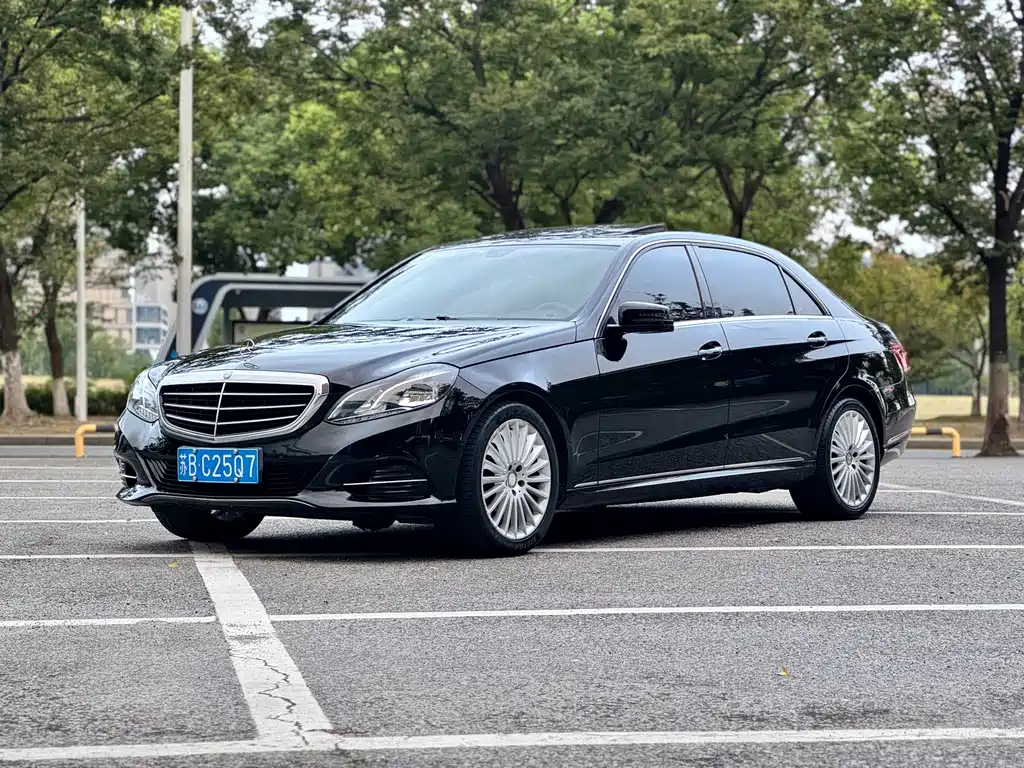 Mercedes-Benz E-Class — миниатюра 3