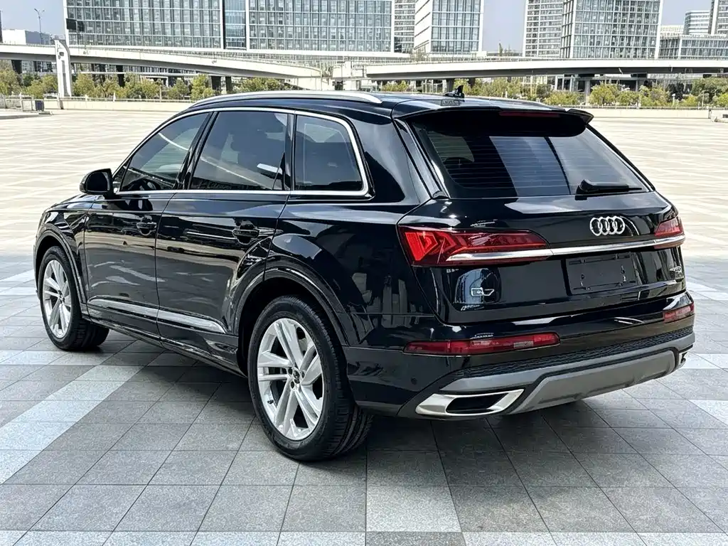 Audi Q7 — миниатюра 9