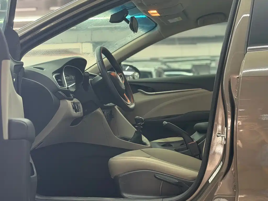 Buick Excelle — миниатюра 3