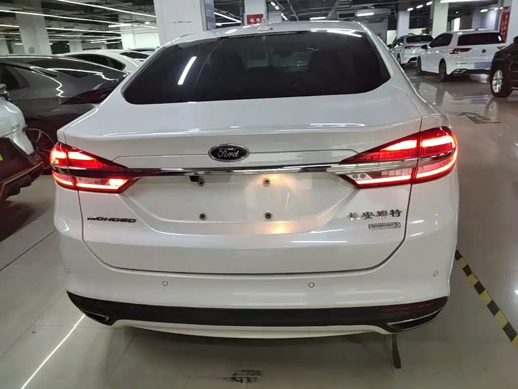 Ford Mondeo — миниатюра 6