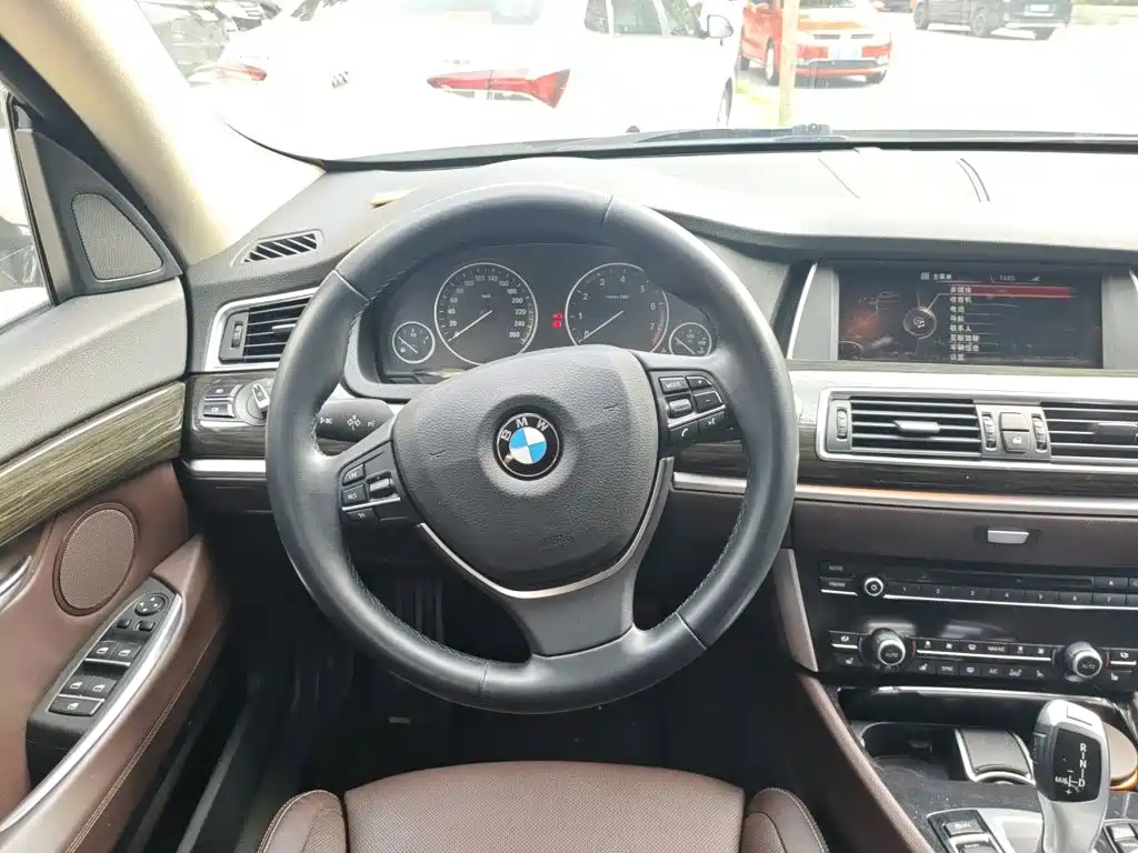 BMW 5 Series GT — миниатюра 3