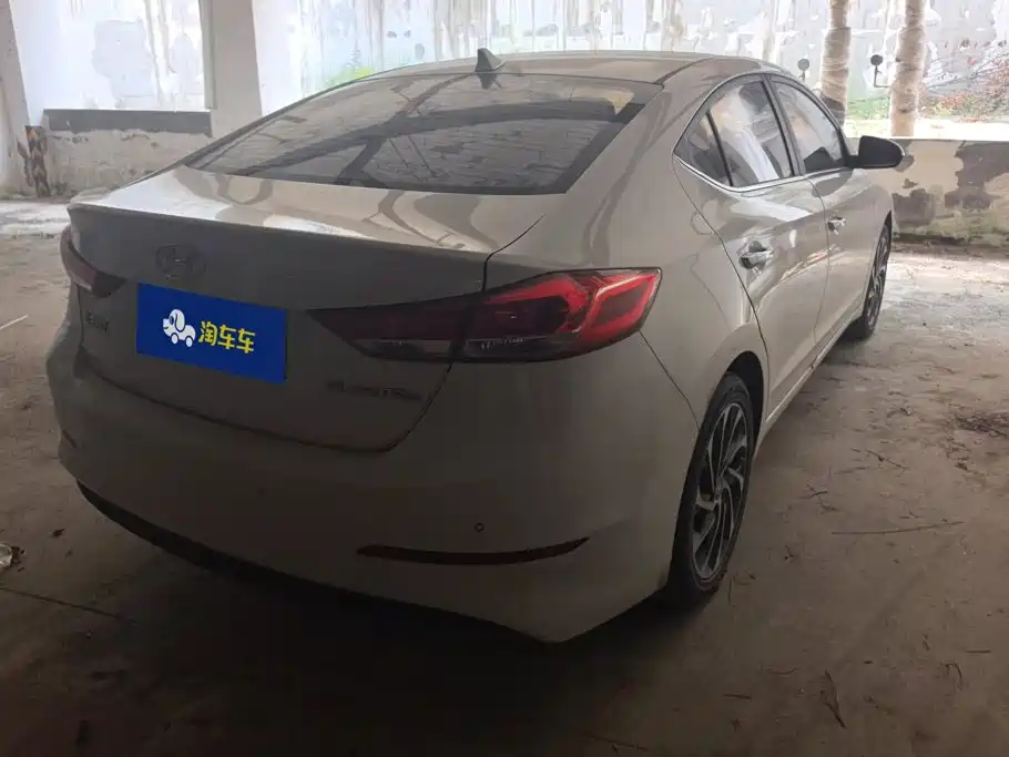 Hyundai Elantra — миниатюра 3