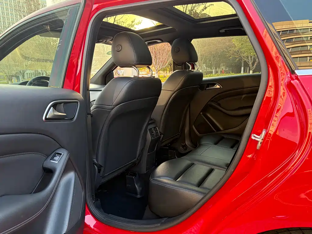 MERCEDES-BENZ B CLASS