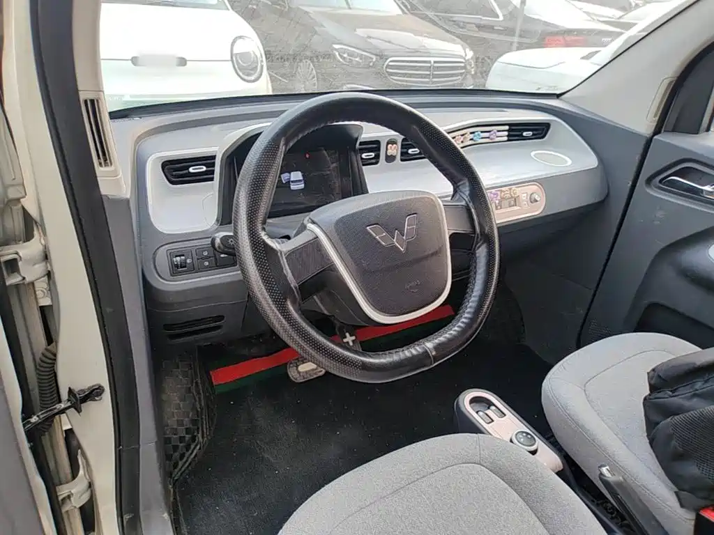 Wuling MINIEV — миниатюра 10
