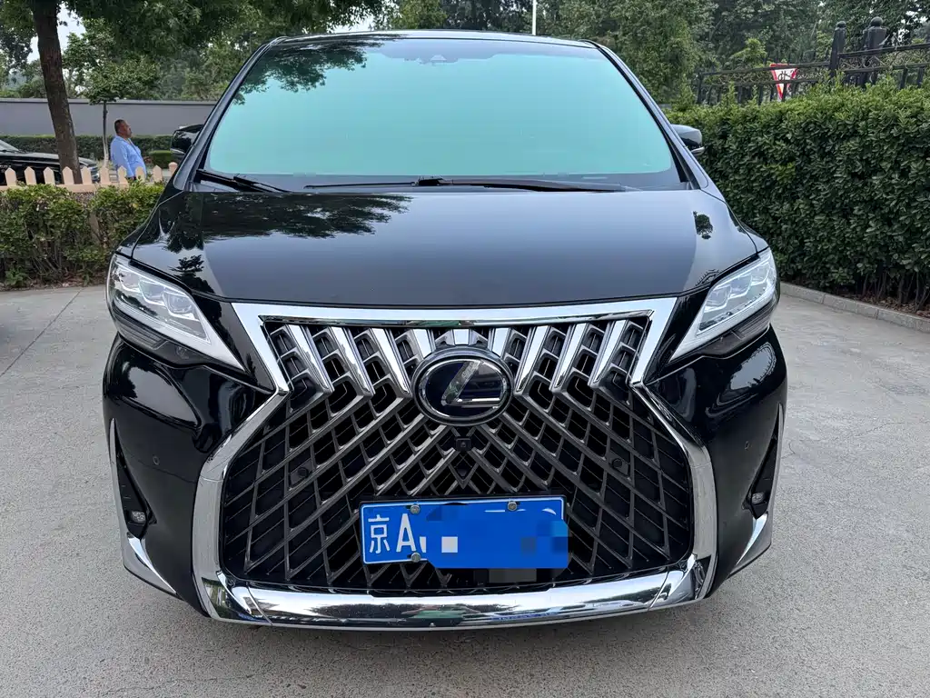 Lexus LM 2020