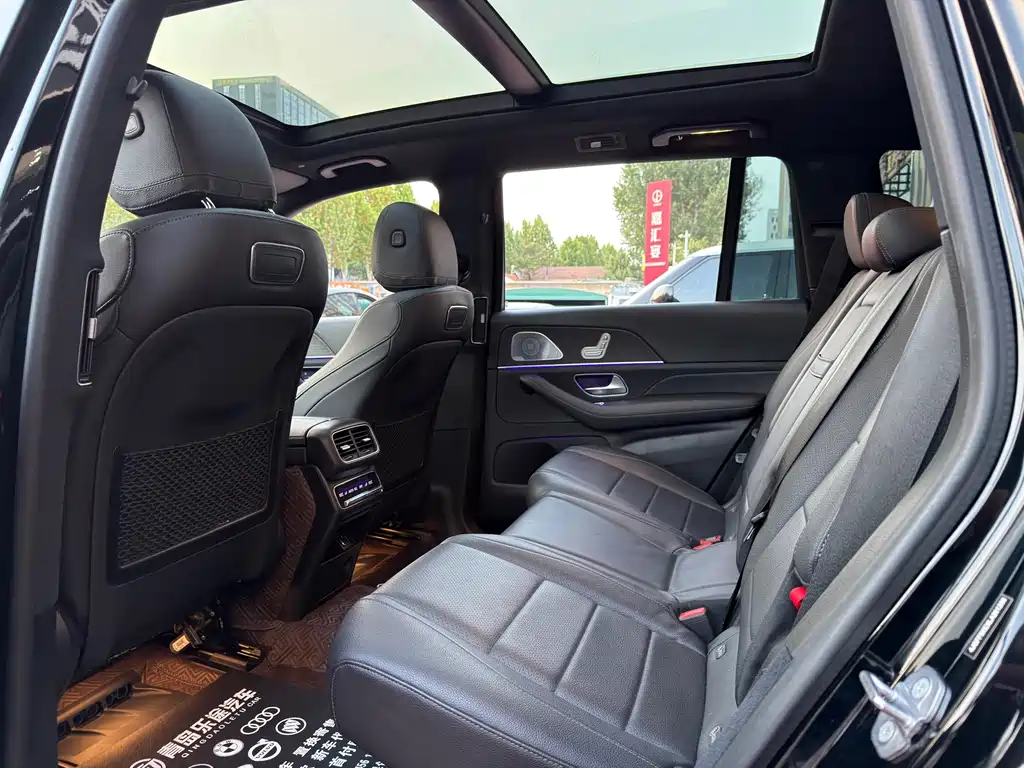 Mercedes-Benz GLS — миниатюра 8