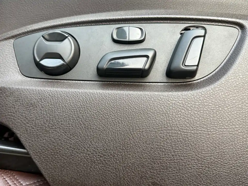 Volkswagen Touareg — миниатюра 16