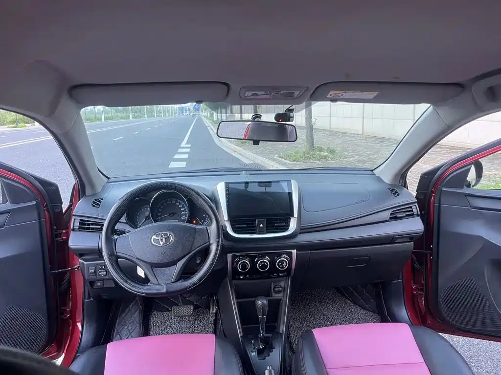 Toyota Yaris L — миниатюра 4