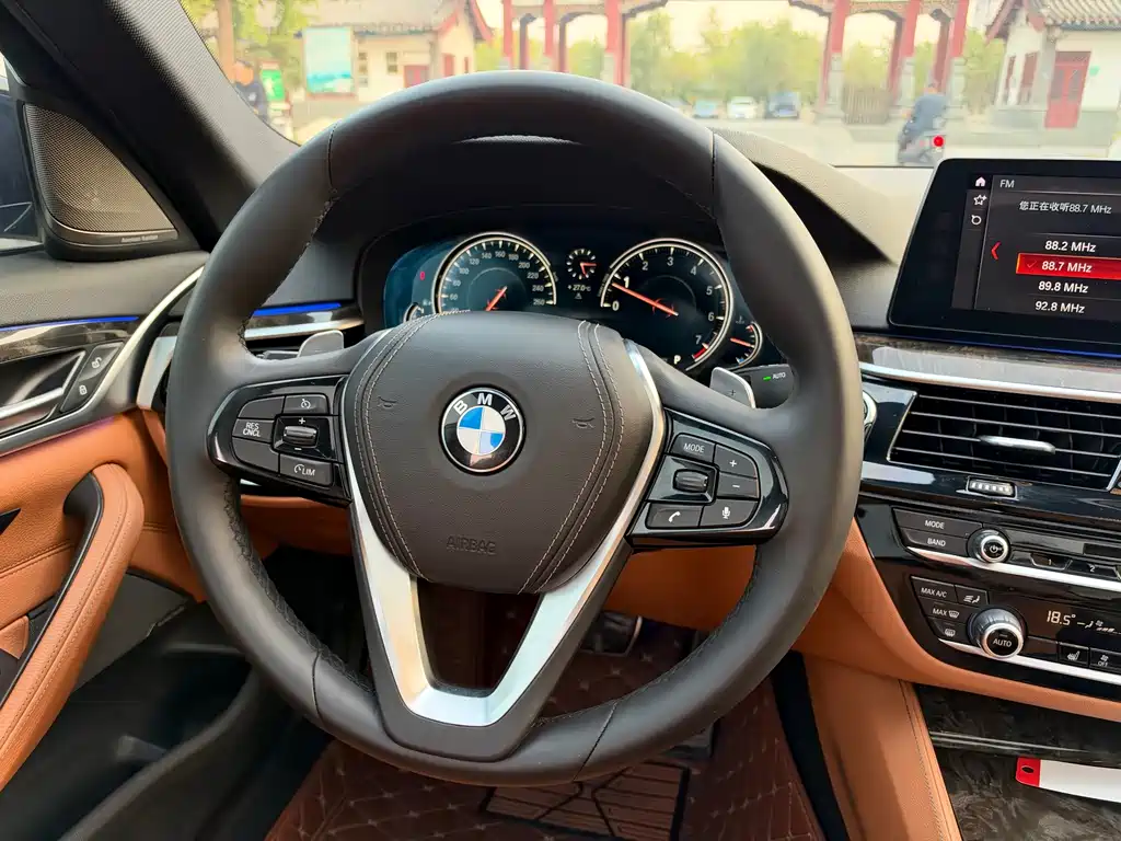 BMW 5 Series — миниатюра 18