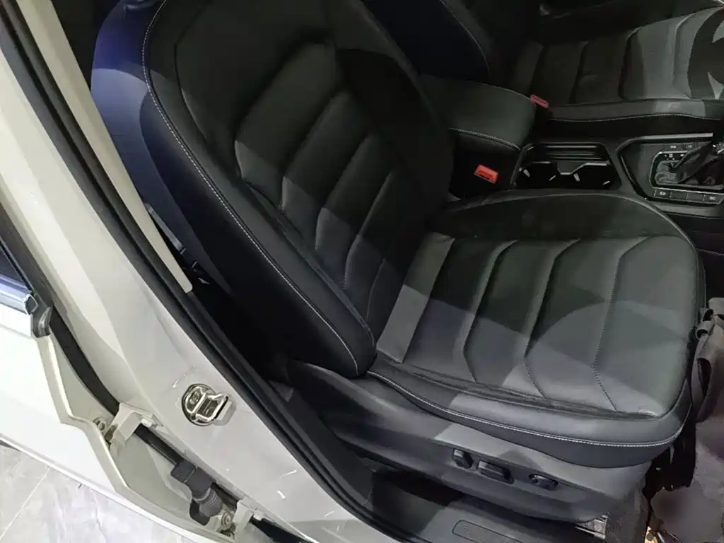 Volkswagen Tiguan L — миниатюра 25