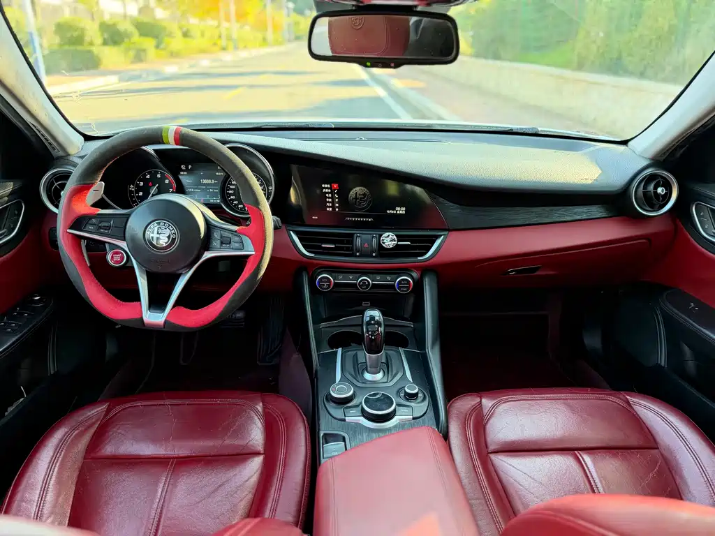 Alfa Romeo Giulia — миниатюра 8