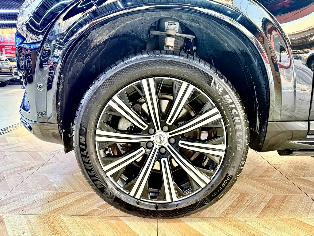 Volvo XC90 — миниатюра 7