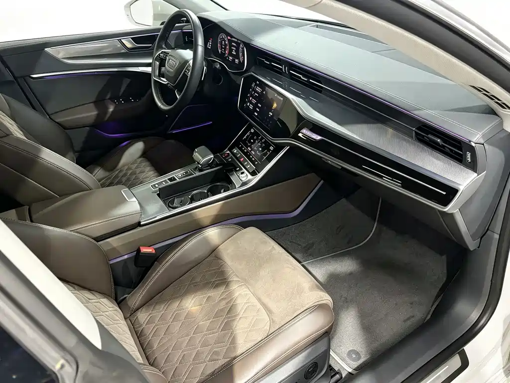Audi A7L — миниатюра 6