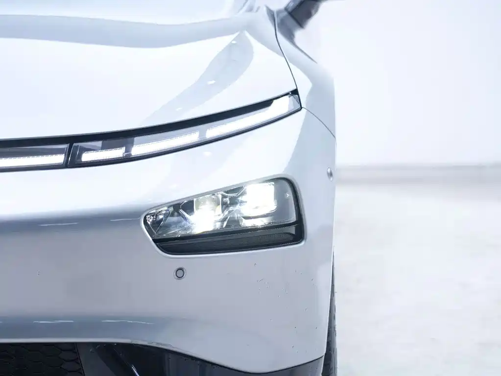 XPeng P7 — миниатюра 22