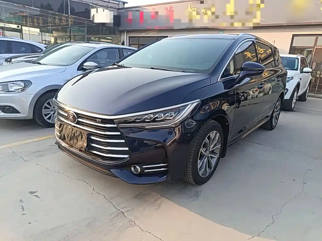 BYD MAX — миниатюра 2