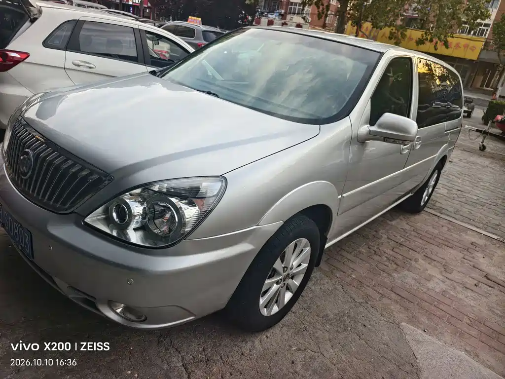 Buick GL8 — миниатюра 2