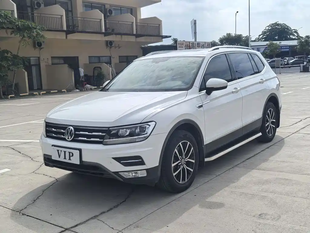 Volkswagen Tiguan L — миниатюра 2