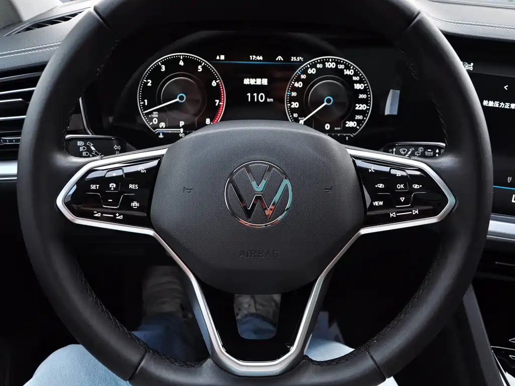 Volkswagen Touareg — миниатюра 11