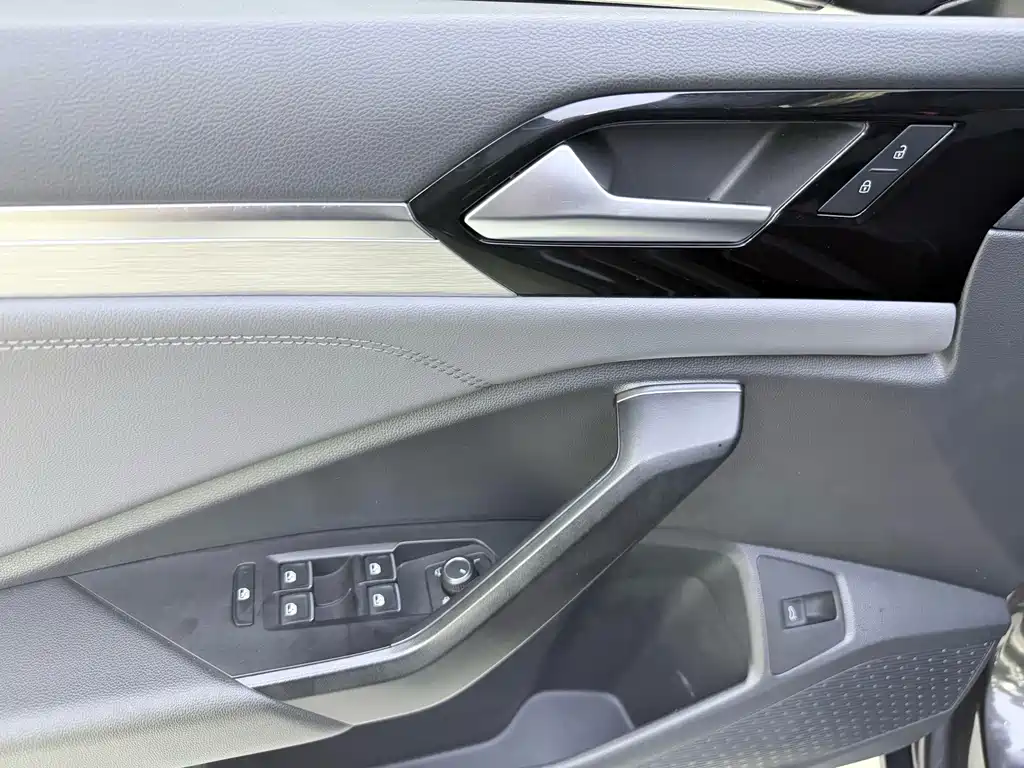 Volkswagen Sagitar — миниатюра 17